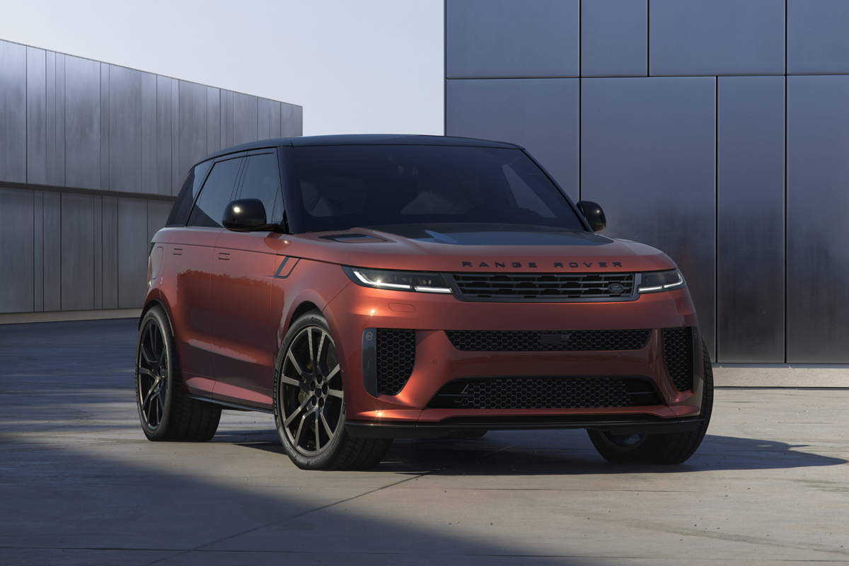 V8エンジンモデルやSVグレードをラインアップに加えたレンジローバー スポーツの2026年モデルが日本での予約受注をスタート