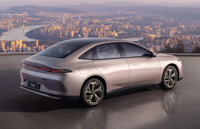 ▲東風日産独自の新エネルギー車(NEV)技術アーキテクチャーを採用したうえで、流線形の美しいデザインや家族でくつろげる快適な室内、経済性を徹底追求したパフォーマンス、スマートコックピットと最新の運転支援技術などを実現して、エレガントかつ先進性あふれるPHEVサルーンに仕立てる