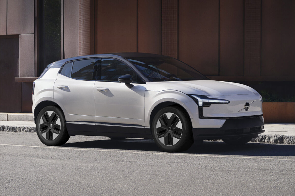 日常ドライブの快適性を高める装備を追加したボルボEX30の特別仕様車が日本上陸