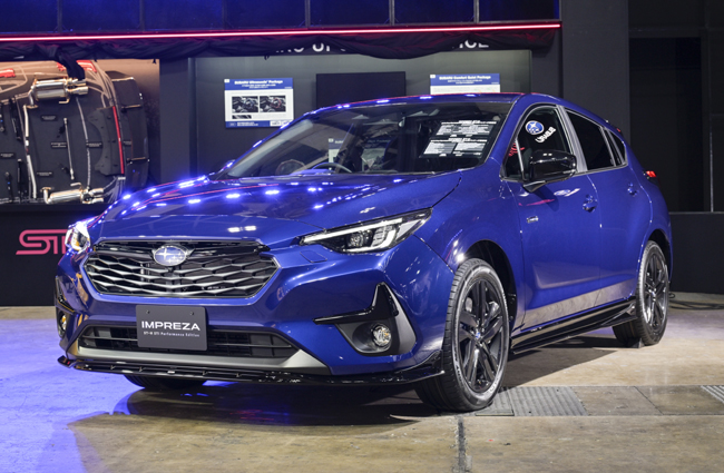 ▲1月9日に発表した特別仕様車の「レヴォーグSTI Sport R-Black Limited Ⅱ STI Performance」(写真・上)や「WRX S4 STI Sport R-Black LimitedⅡ STI Performance」(同・中)、「インプレッサST-H STI Performance Edition」(同・下)を出展