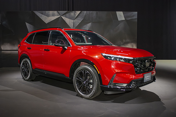 【新車ニュース】ホンダCR-V待望の復活！ 日本仕様はRSブラックパッケージとRSの２グレード構成。販売は2026年2月スタート