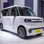 2026年のKカーはパワーユニットのバリエーション拡大の動きが進行しそう。BYDのラッコ、スズキe-SKY(写真)などBEVが続々と登場。すでに発売されている日産サクラ、ホンダN-ONE e:とともにBEVが一大勢力に