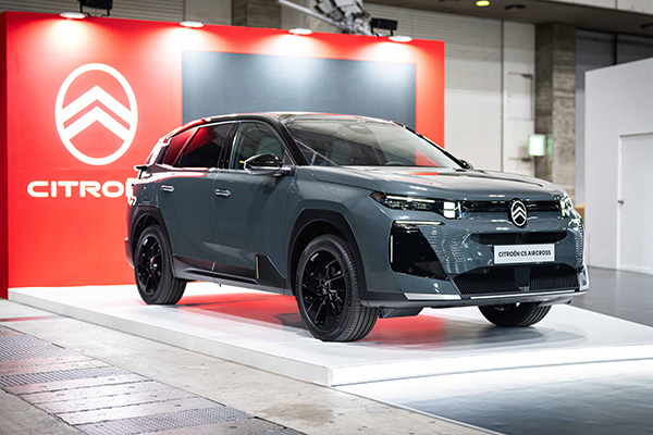 【最新モデルガイド】目指したのは卓越の快適性。「シトロエンC5エアクロス・ハイブリッド」の前衛度