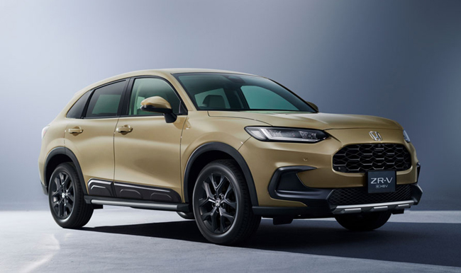 ▲ホンダZR-V 特別仕様車e:HEV Z CROSS TOURING (4WD) 価格:472万7800円 全長4570×全幅1840×全高1620mm ホイールベース2655mm 車重1630kg 乗車定員5名 WLTCモード燃費20.5km/リットル 写真のボディカラーはデザートベージュパール
