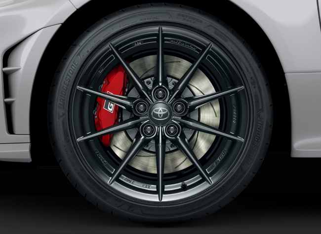 ▲RZ“High performance”+Aero performance packageおよびRZ“High performance”に標準装着するタイヤに新開発の「ブリヂストン POTENZA RACE」(タイヤサイズは225/40R18)を組み込む