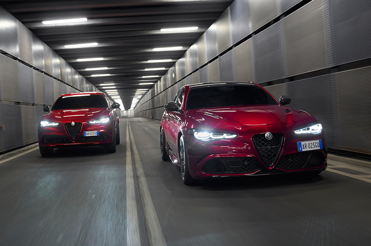 アルファロメオのレースシーンを象徴する“四つ葉のクローバー”に敬意を表したジュリアとステルヴィオの特別限定車が日本上陸