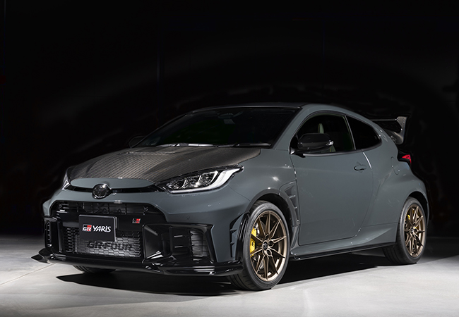 MORIZO RRはクラス優勝を飾ったニュル24時間耐久レースでの学びを活かした限定モデル。日本では100台を販売予定。専用の足回りと4WD制御モード「MORIZO」を採用。一段とシャープな走りを約束