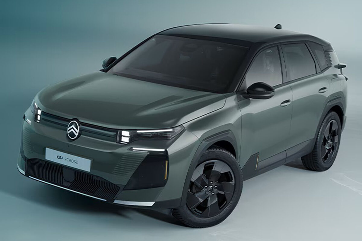 シトロエンの新世代フラッグシップモデルの新型C5エアクロスが日本デビュー