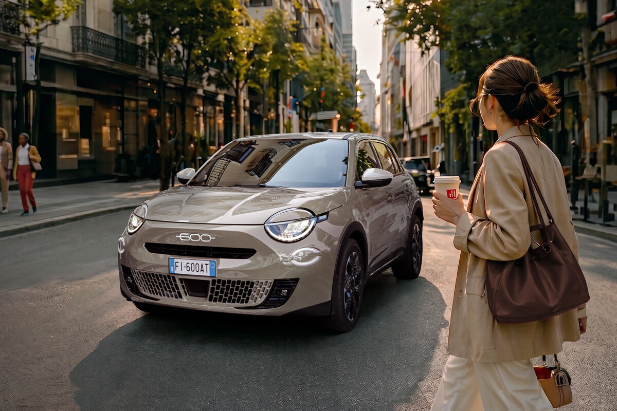 イタリア人が愛するカフェ文化に着想を得たフィアット600ハイブリッドの限定モデルが日本上陸