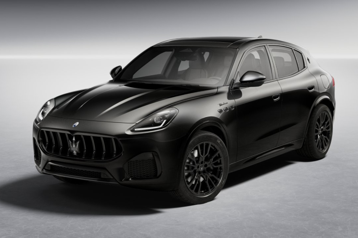 内外装を“漆黒”で仕立てたマセラティ・グレカーレの特別仕様車が登場