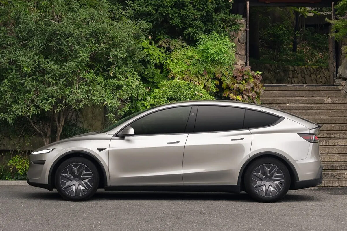 テスラ モデルYの3列シート仕様が日本上陸。車両価格は749万円~に設定