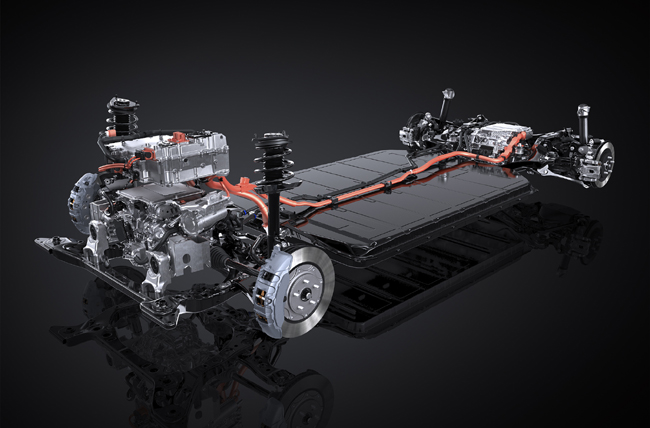 ▲TZ550eは最高出力167.0kW(227ps)/最大トルク268.6Nm(27.3kg•m)を発生するフロントモーター、最高出力167.0kW(227ps)/最大トルク268.6Nm(27.3kg•m)を発生するリアモーターを搭載し、システム総出力300kW(407.8ps)のAWDでパワートレインを構成