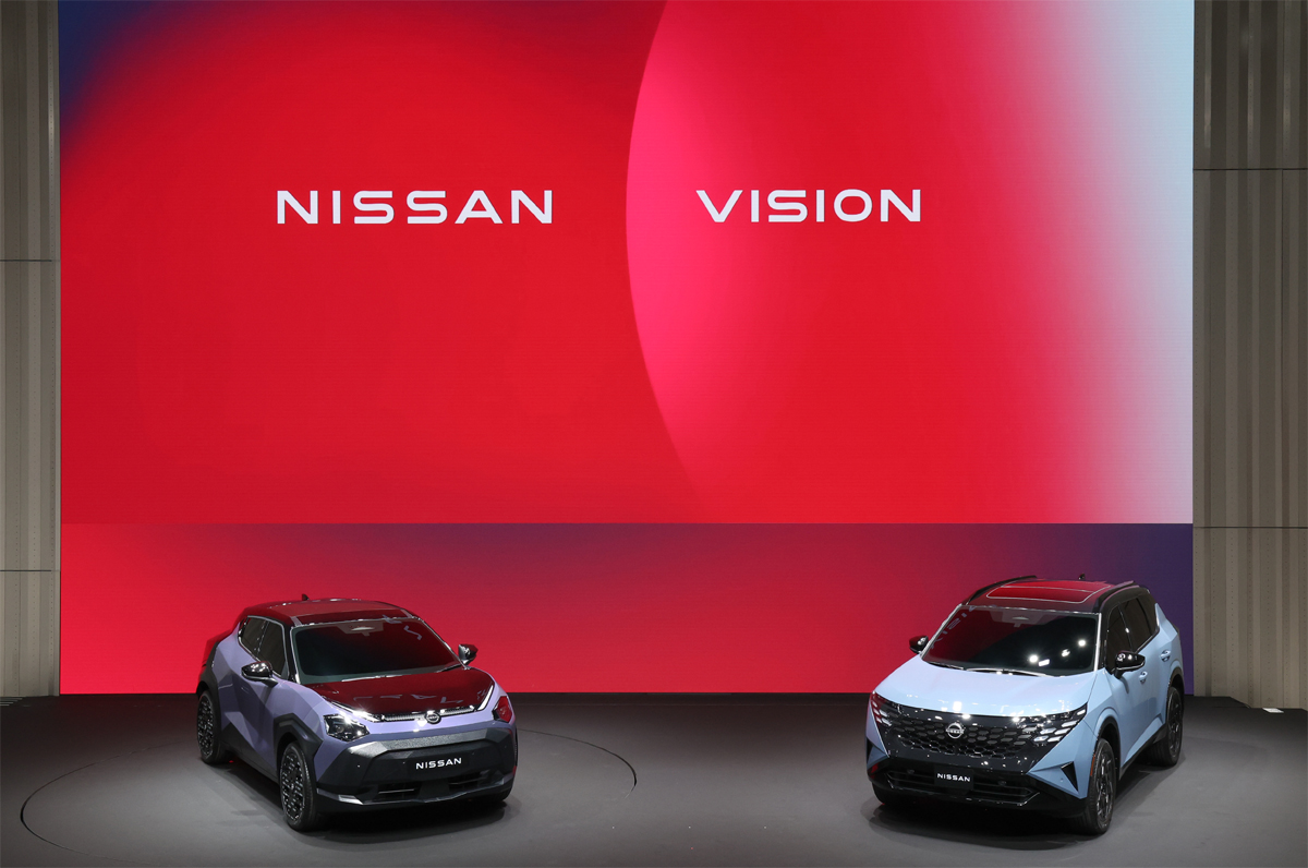 日産が長期ビジョンの発表の場で新型エクストレイル／ローグe-POWERと新型ジュークEVを初公開。新型オフローダーのエクステラと日産車の新しいアイコンとなる新型スカイラインのティザー画像も披露