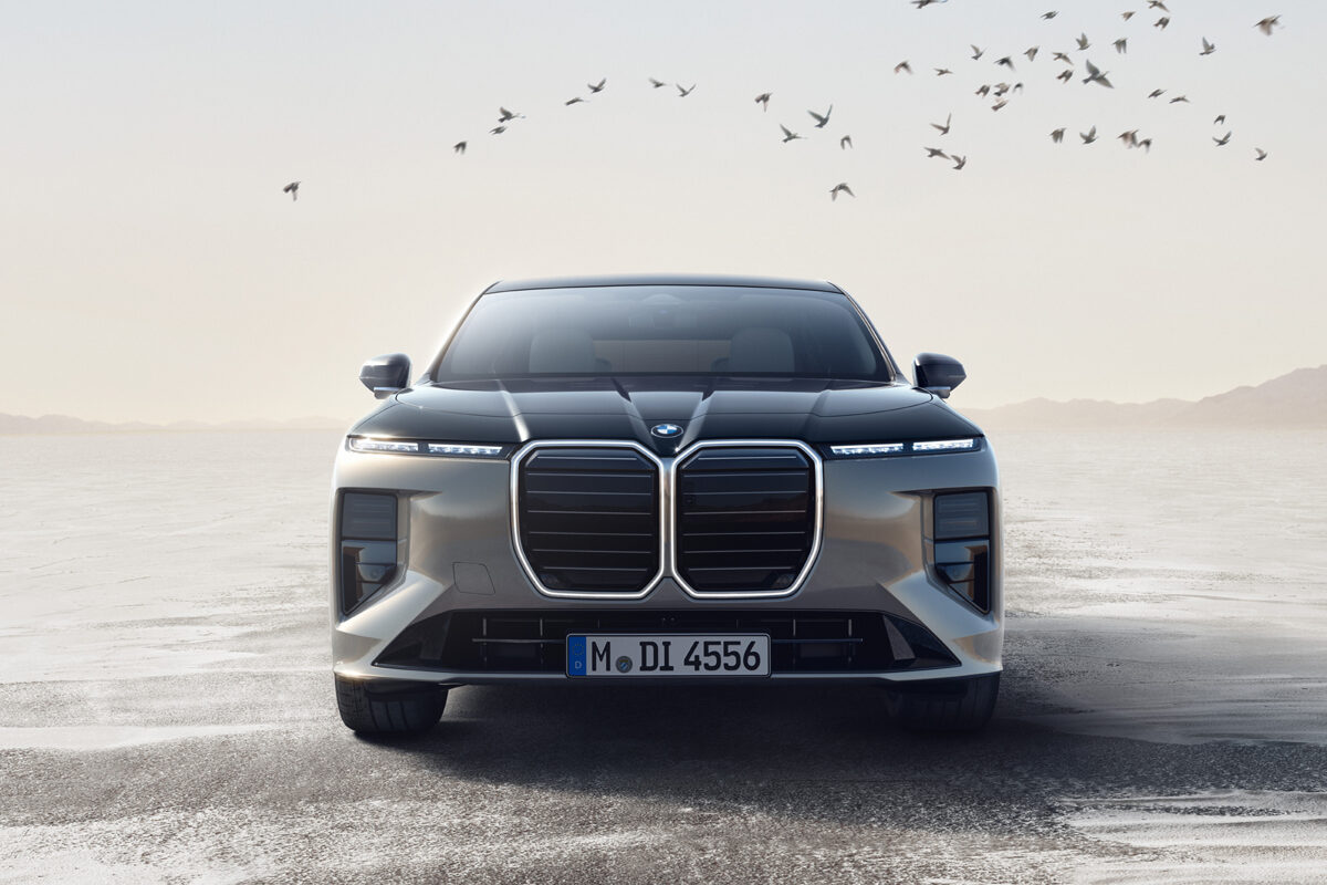 BMW 7シリーズの改良モデルが公開。“ノイエ・クラッセ”の技術を投入してラグジュアリーセダンとしての新基準を確立