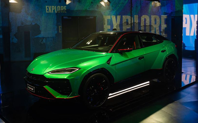 ▲ランボルギーニのスーパーSUV「ウルス」のプラグインハイブリッド(PHEV)モデルとなる「ウルスSE」に特別限定モデルの「“Tettonero”Capsule(“テットネロ”カプセル)」を設定。販売台数は630台の限定