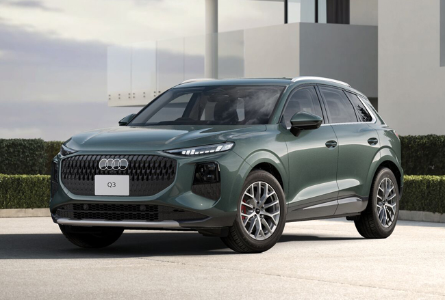 ▲アウディQ3 TFSI 110kW アドバンスト 価格:550万円 全長4530全幅1860×全高1610mm ホイールベース2680mm 車重1610kg 乗車定員5名 WLTCモード燃費15.6km/リットル 写真のボディカラーはセージグリーンメタリック