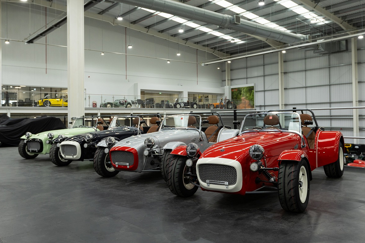1960年代のレーシングエッセンスを纏ったケータハム・セブンの特別限定車「セブン340 スーパースプリント エディション」が登場