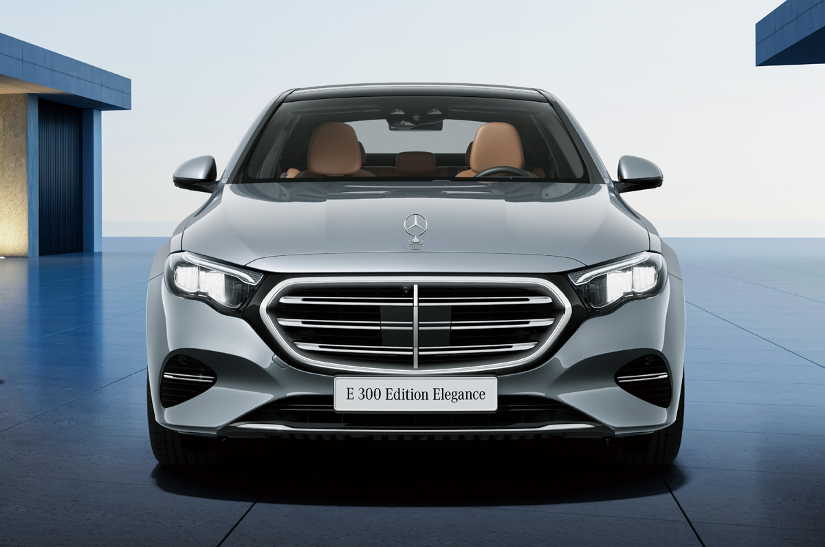日本市場向けの現行Eクラスのメルセデス・ベンツモデルで初となる左ハンドル仕様が250台限定で日本発売