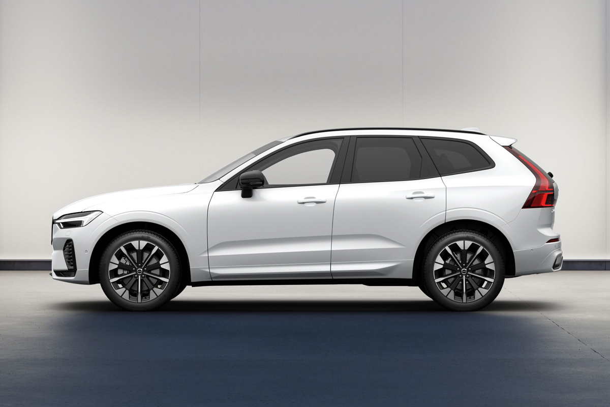 ボルボXC60が車種ラインアップを変更。特別限定車の「XC60 Plus B5 AWD Selection」も発売