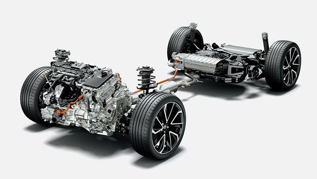 ▲パワートレインには2ZR-FXE型1797㏄直列4気筒DOHCガソリンエンジン(98ps/14.5kg・m)+1VM型フロントモーター(70kW/185Nm)+リチウムイオン電池(容量4.08Ah)+電気式無段変速機で構成するハイブリッドシステムを搭載