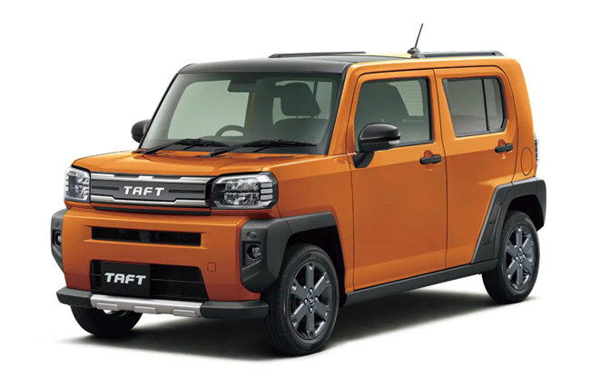 ▲ダイハツ・タフトGターボ“ラギッドベンチャー”(2WD) 価格:178万7500円 全長3395×全幅1475×全高1630mm ホイールベース2460mm 車重840kg 乗車定員4名 WLTCモード燃費21.3km/リットル 写真のボディカラーはスパークオレンジメタリック