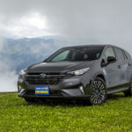SUBARUレヴォーグ・レイバック・プレミアムブラックS:HEV EX／価格：424万6000円。レイバックのS:HEVモデルはプレミアムブラック（写真）とプレミアム（452万1000円）の２グレード。プレミアムブラックは装備の一部見直しでを従来の1.8ℓターボとほぼ同価格に設定。なかなかリーズナブル