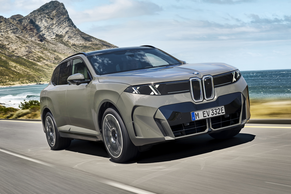 第5世代の新型BMWが本年8月に生産開始。パワートレインには48Vマイルドハイブリッド技術を採用したガソリンおよびディーゼルモデル、プラグインハイブリッドモデル、BEVモデルを設定