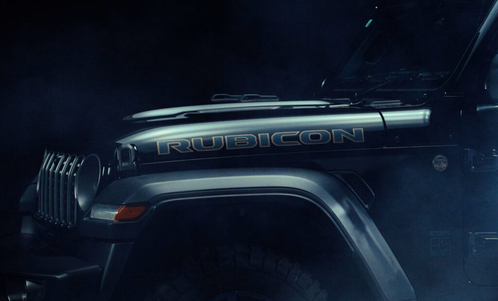 ▲ブルー アガベにブロンズアクセントを施した専用“RUBICON”デカールを貼付