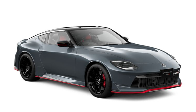 ▲日産フェアレディZ NISMO(MT) 価格:975万2600円 全長4410×全幅1870×全高1315mm ホイールベース2550mm 車量1640kg 乗車定員2名 WLTCモード燃費9.0km/リットル 写真のボディカラーはNISMOステルスグレー/スーパーブラック 2トーン
