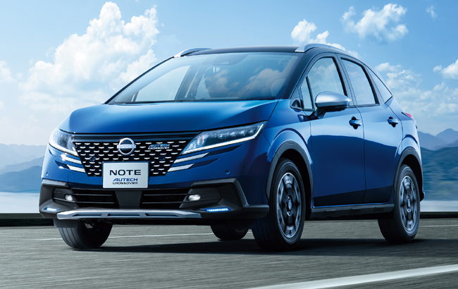 ▲日産ノートAUTECH CROSSOVER(4WD) 価格:320万3200円 全長4110×全幅1700×全高1545mm ホイールベース2580mm 車重1370kg 乗車定員5名 写真のボディカラーはオーロラフレアブルーパール/ミッドナイトブラック2トーン