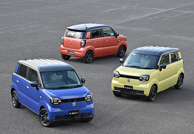 スズキ e SKY(プロトタイプ)。e SKYは“EVである前に軽自動車である“というコンセプトで開発されたカジュアルなBEV。すでに軽自動車を愛用しているユーザーが違和感なく使え、BEVのメリットが享受できることを目指した