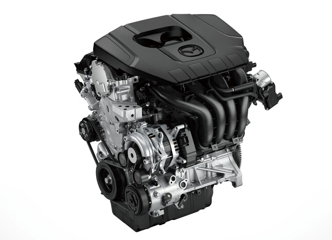 ▲マツダ3は新パワートレインとしてPY-VPH型2488cc直列4気筒DOHC16V直噴ガソリンエンジン(179ps/24.3kg・m)+MK型モーター(4.8kW/60.5Nm)+リチウムイオン電池(容量10Ah)で構成するe-SKYACTIV G 2.5を設定