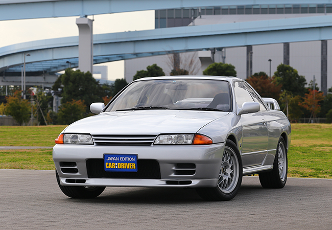 1993年式 日産スカイラインGT-R・Vスペック。VスペックはJTC(全日本ツーリングカー選手権)3年連続チャンピオン記念車。R32型GT-Rの総生産台数は4万3934台。そのうちVスペック系は2756台