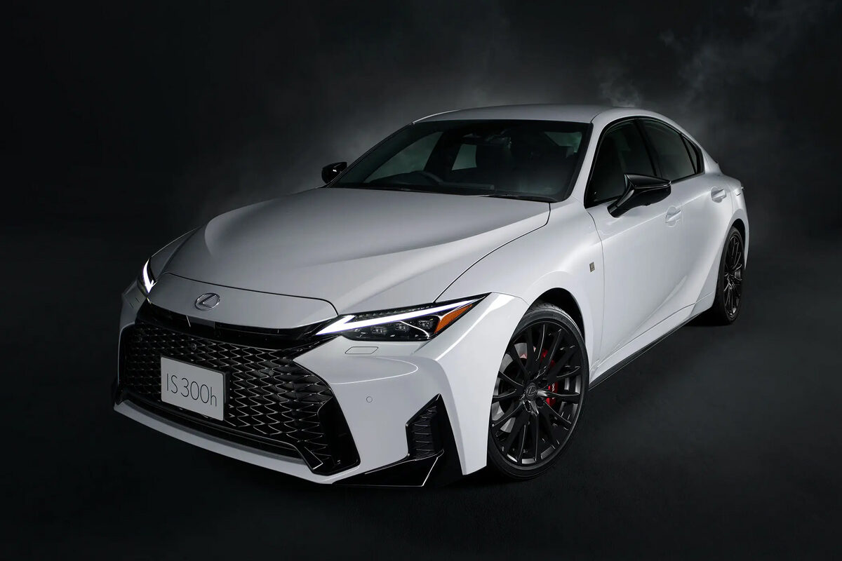 レクサスISに特別仕様車「“F SPORT Mode Black Ⅵ”」を設定