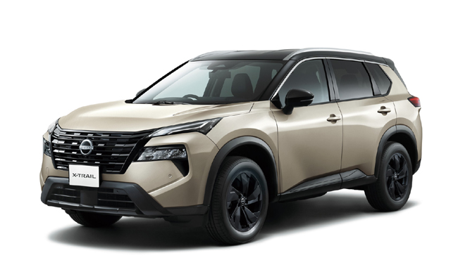 ▲日産エクストレイルX e-4ORCE 価格:438万9000円 全長4690×全幅1840×全高1720mm ホイールベース2705mm 車重1850kg 乗車定員5名 WLTCモード燃費18.1km/リットル 写真のボディカラーはシェルブロンド/スーパーブラック 2トーン
