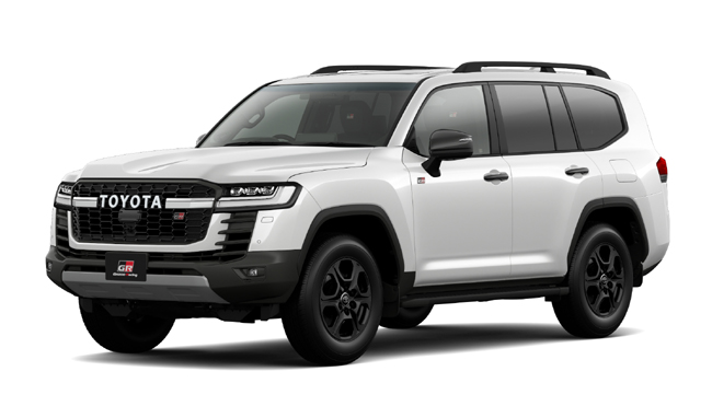 ▲トヨタ・ランドクルーザー GR SPORT(ハイブリッド車) 価格:1020万300円 全長4965×全幅1990×全高1935mm ホイールベース2850mm 最低地上高225mm 車重2690kg 乗車定員7名 WLTCモード燃費9.4km/リットル 写真のボディカラーはプラチナホワイトパールマイカ